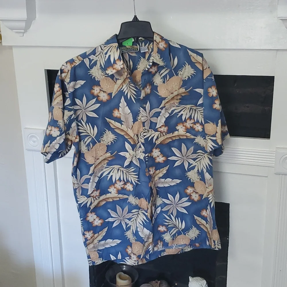 Topical short sleeve shirt - Picture 1 of 8